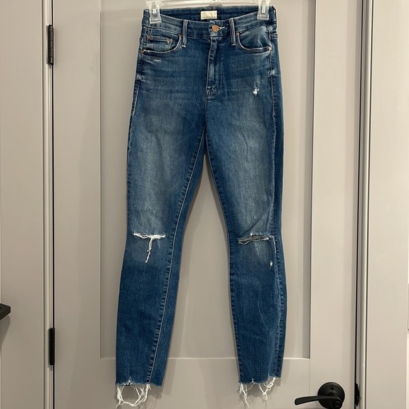 Mother High Waisted Looker Ankle Fray in Get Your Groove Back 24 - Picture 3 of 10